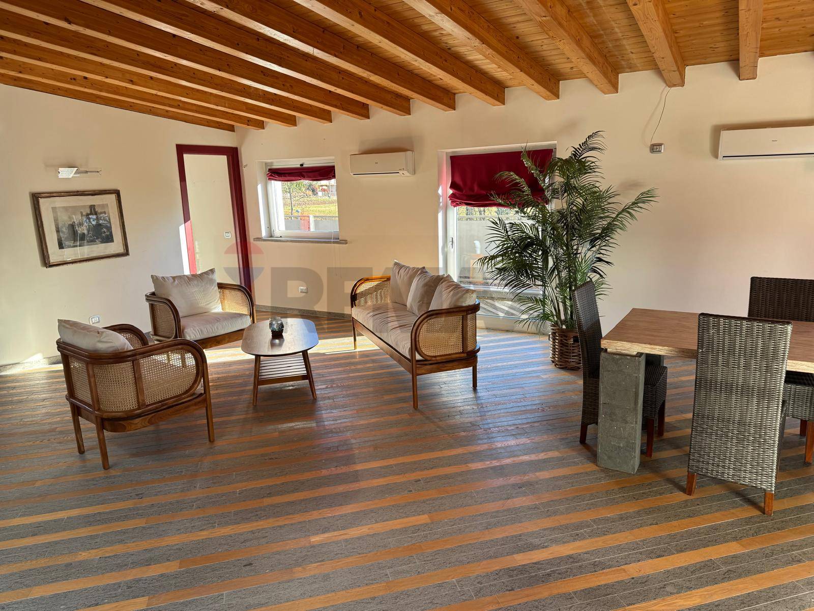 Loft/Open Space in vendita a Varese, Calcinate del Pesce