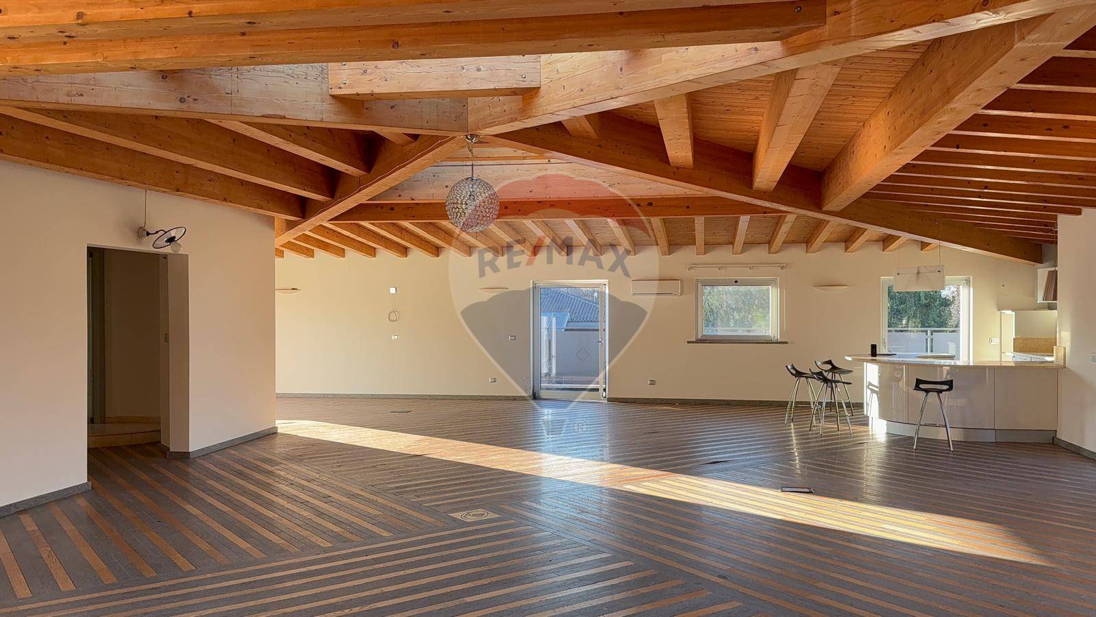 Loft/Open Space in vendita a Varese, Calcinate del Pesce