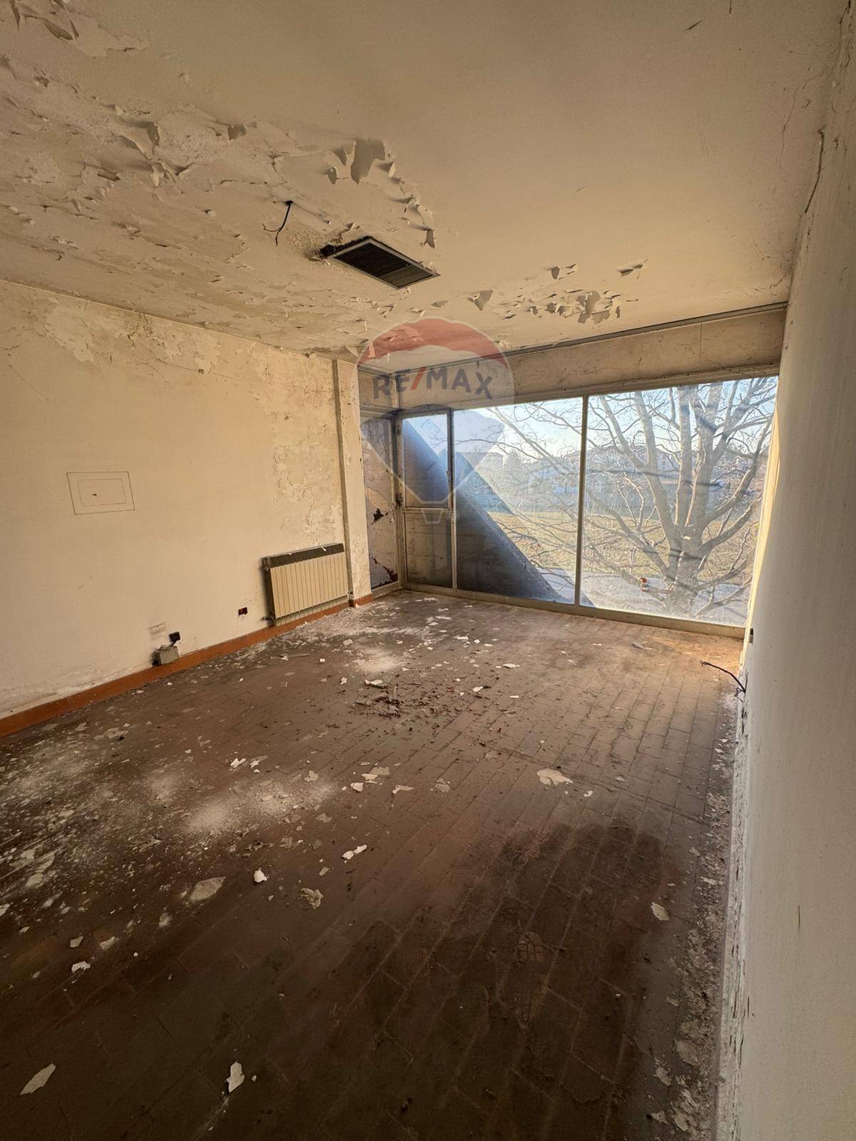 Locale Commerciale in affitto a Buscate