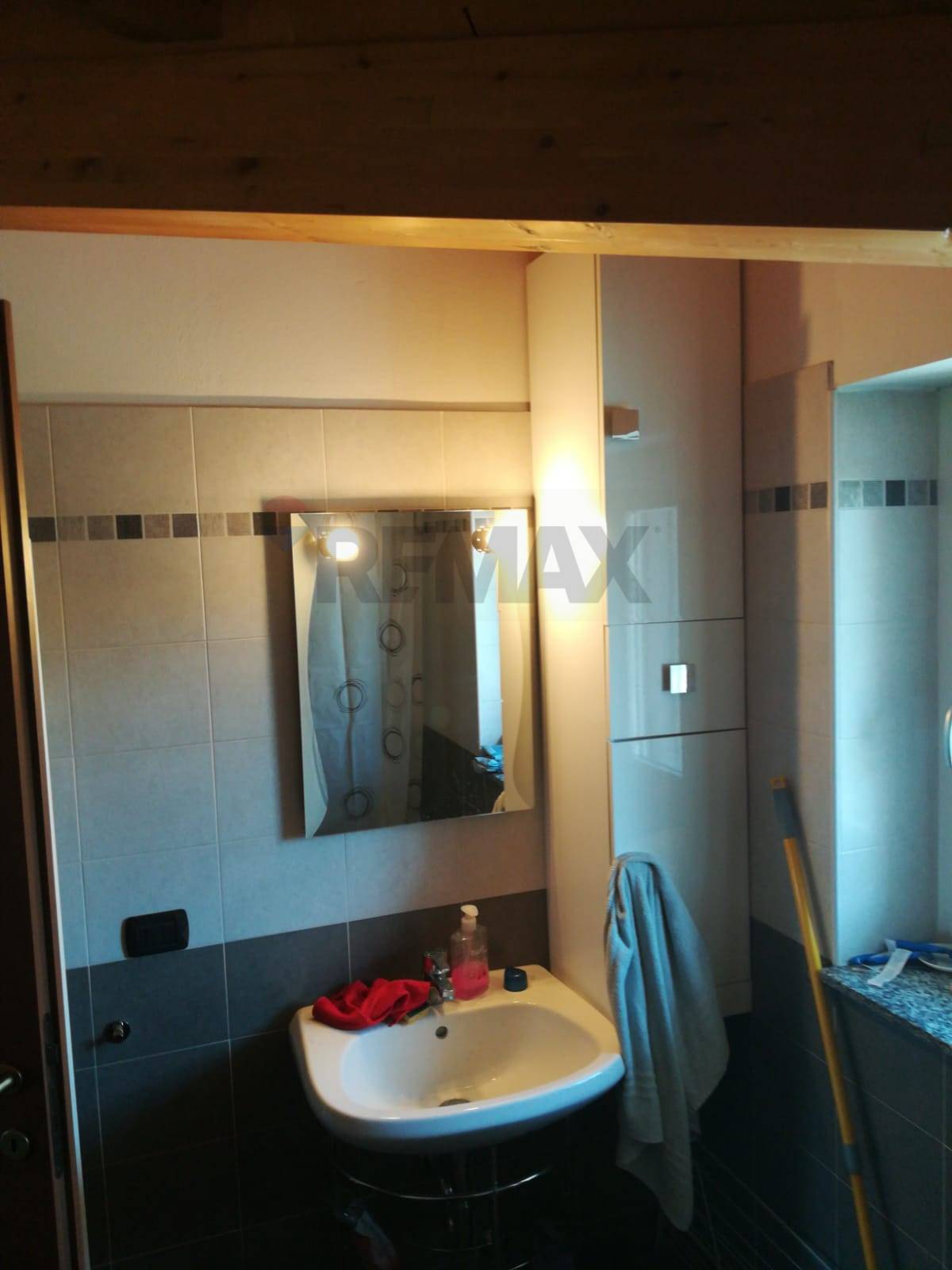 Appartamento in vendita a Gavirate, Groppello