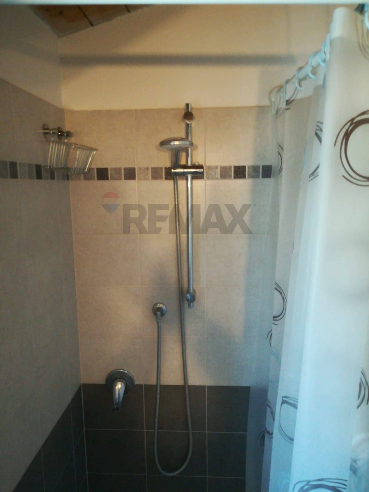 Appartamento in vendita a Gavirate, Groppello