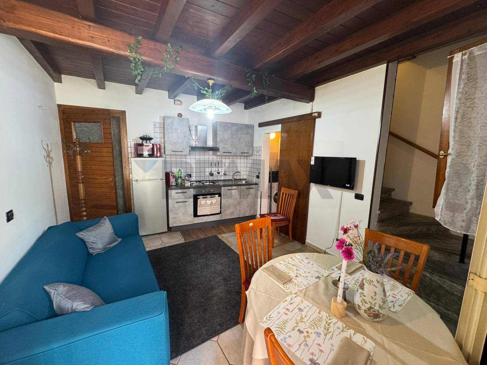 Casa Semindipendente in vendita a Gavirate, Groppello