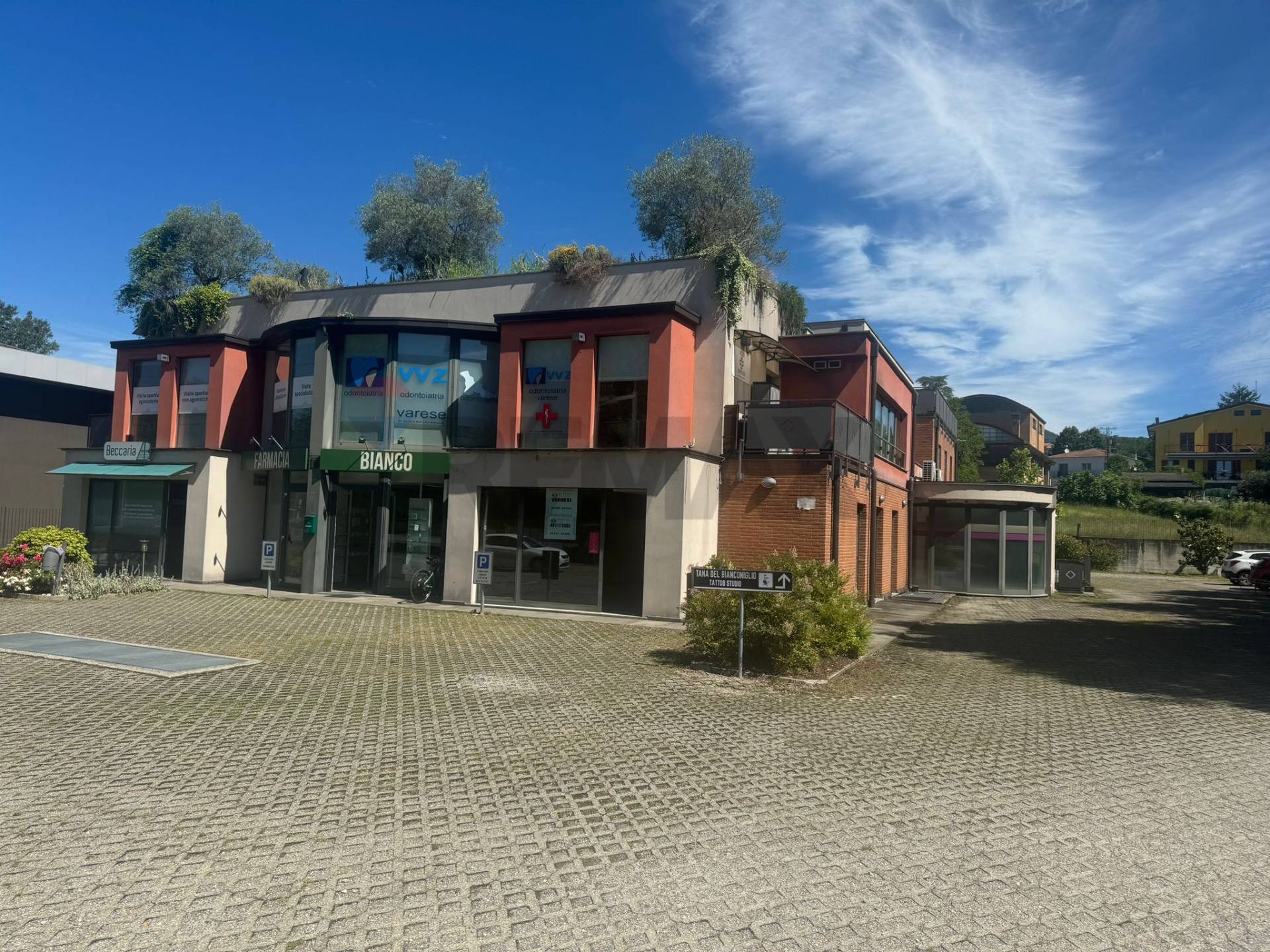 Negozio in vendita a Varese, Calcinate del Pesce