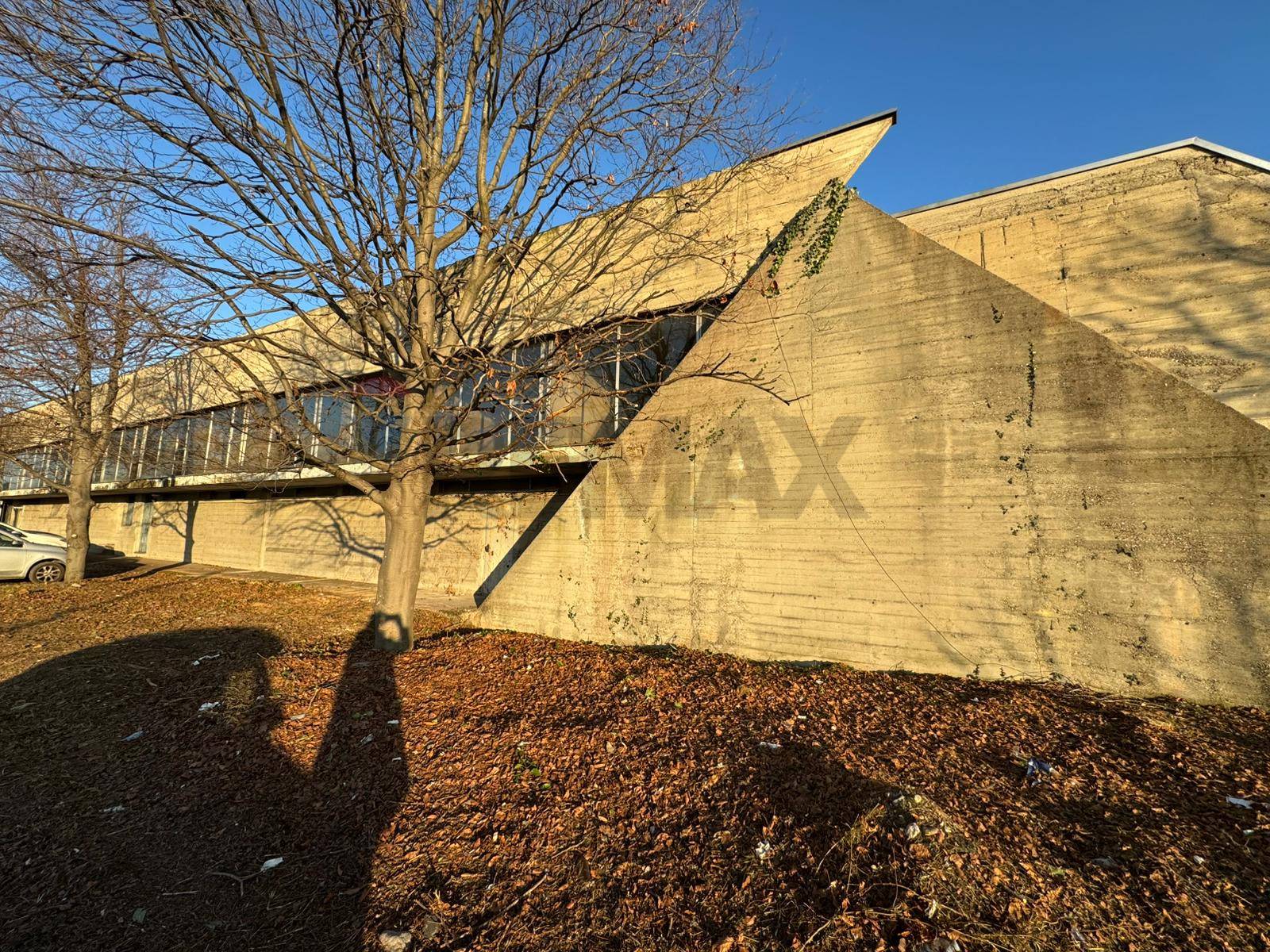 Locale Commerciale in affitto a Buscate