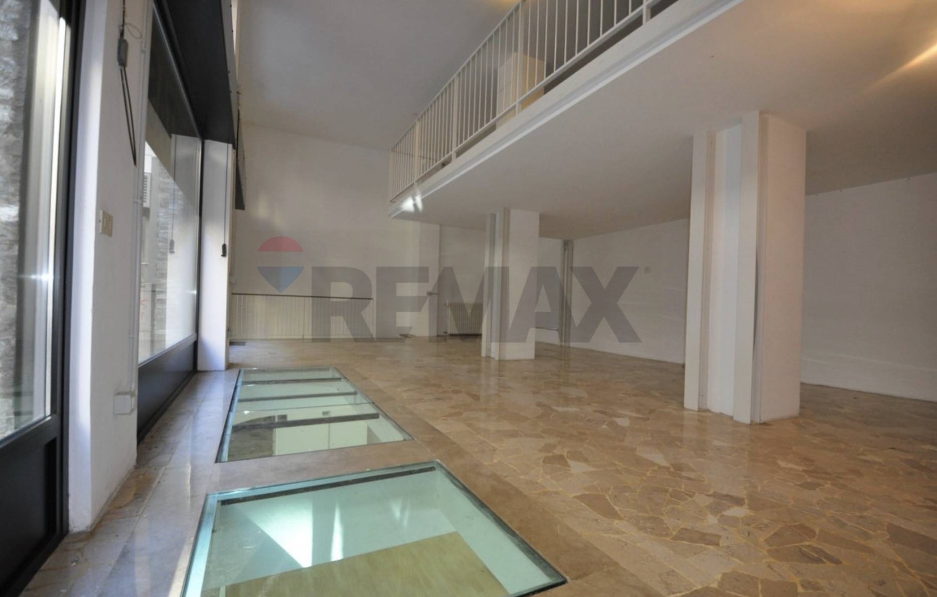 Negozio in affitto a Milano, Carrobio