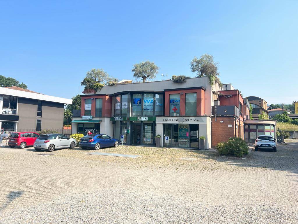 Negozio in vendita a Varese, Calcinate del Pesce