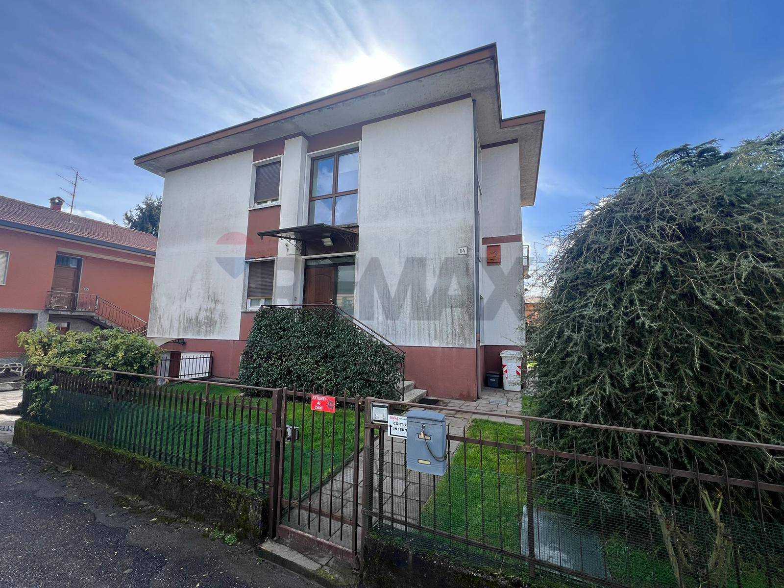 Villetta bifamiliare in vendita a Varese, Casbeno