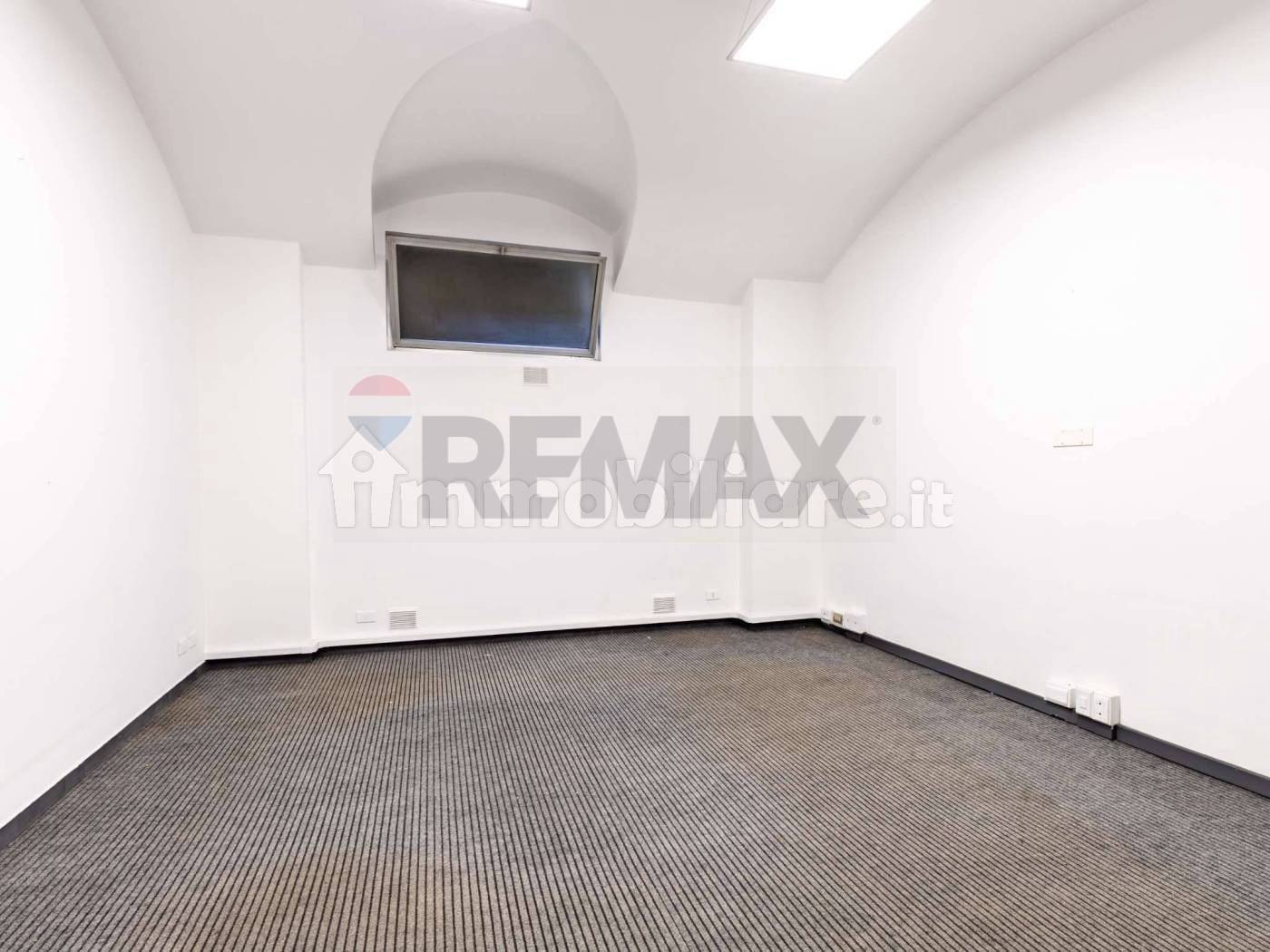 Locale Commerciale in vendita a Torino, Cit Turin