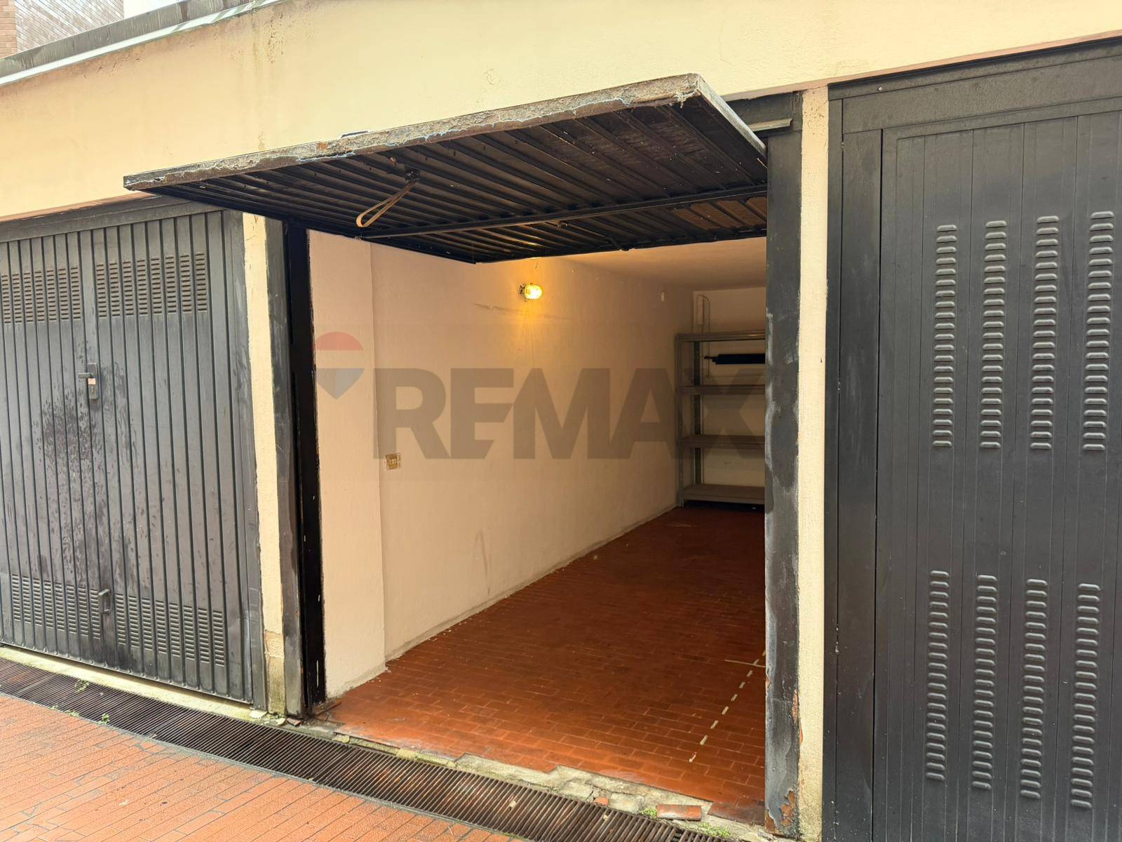 Garage/Box in vendita a Milano, Cenisio