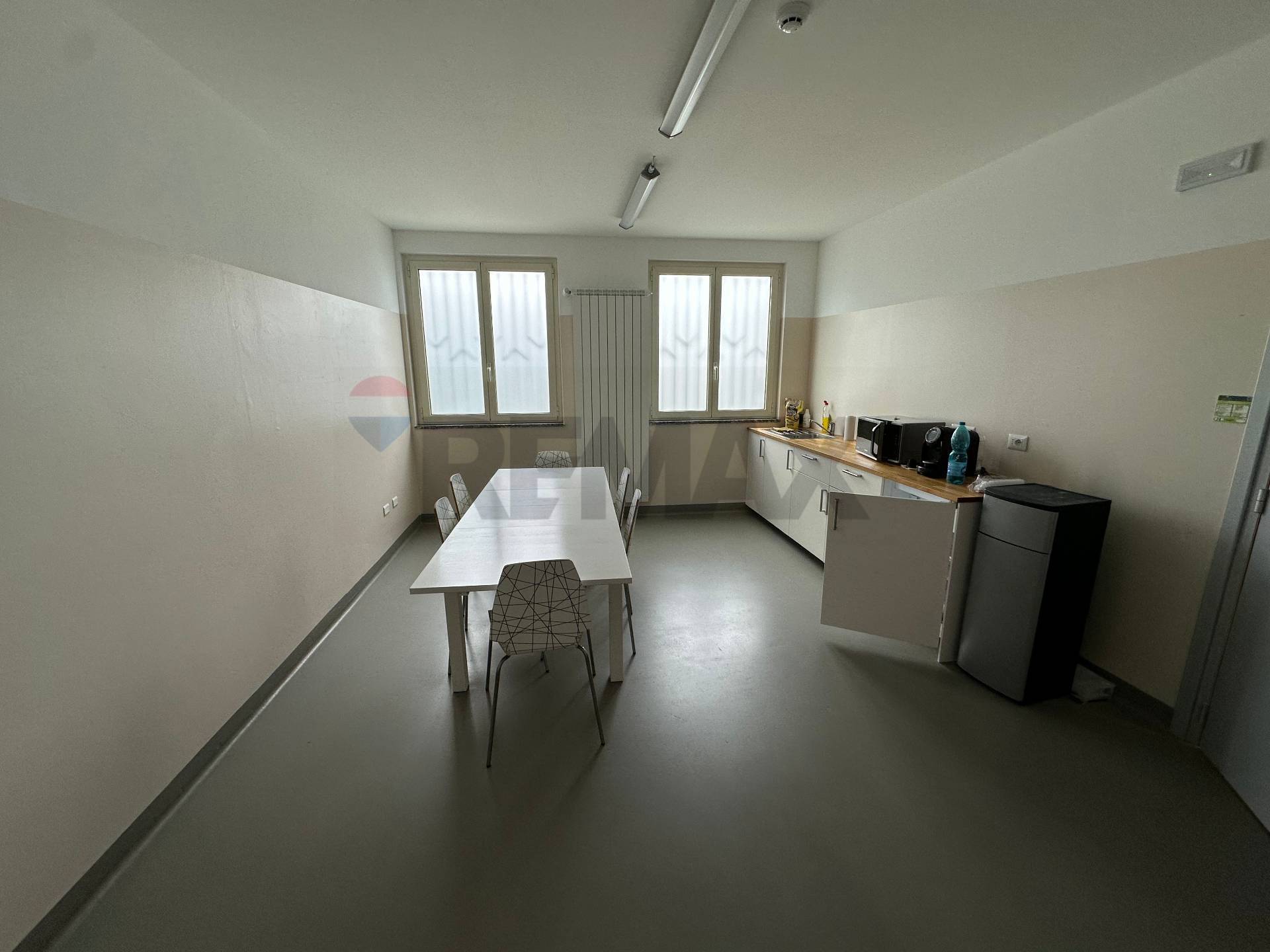 Capannone Industriale in vendita a Opera