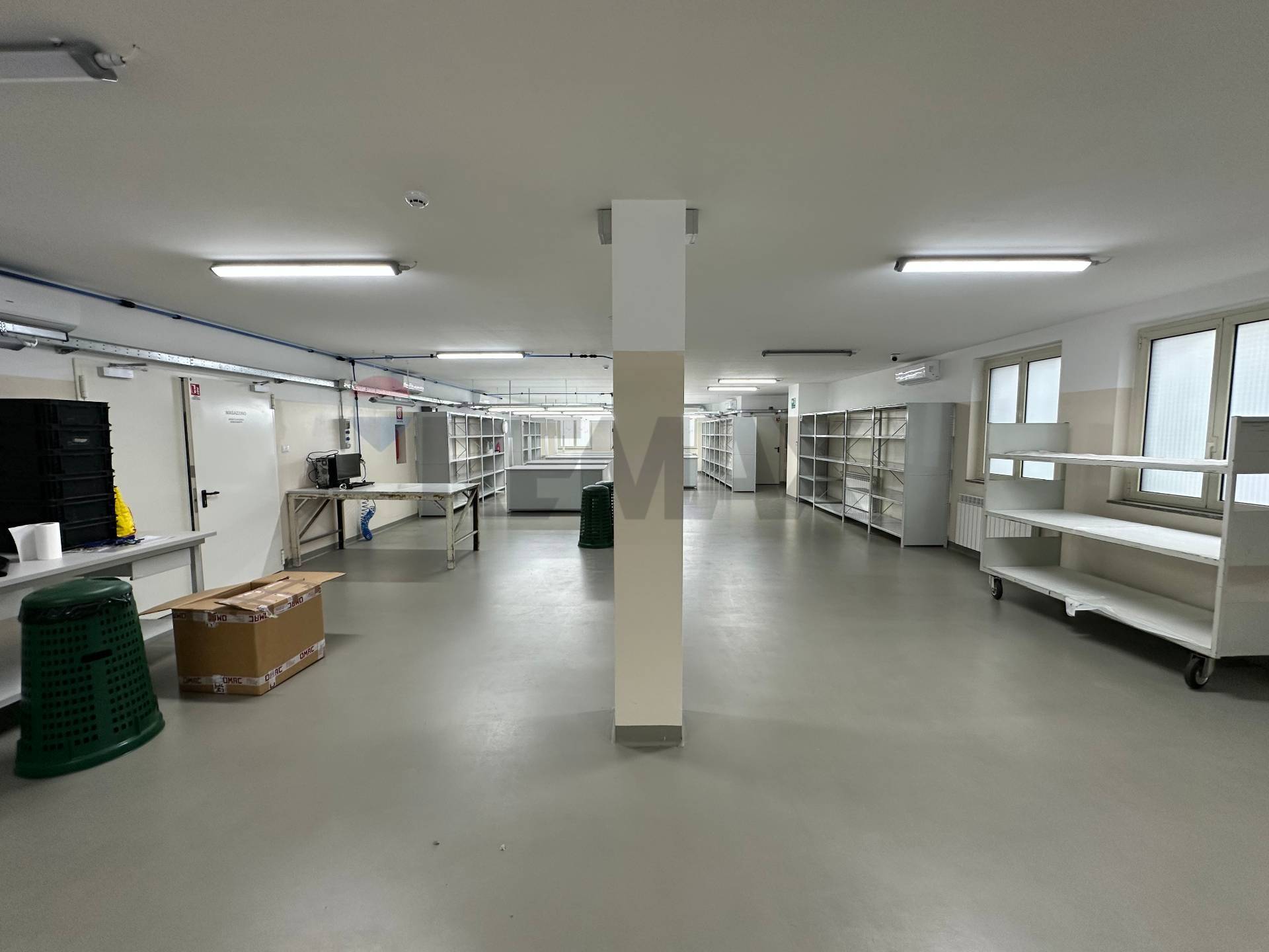 Capannone Industriale in vendita a Opera