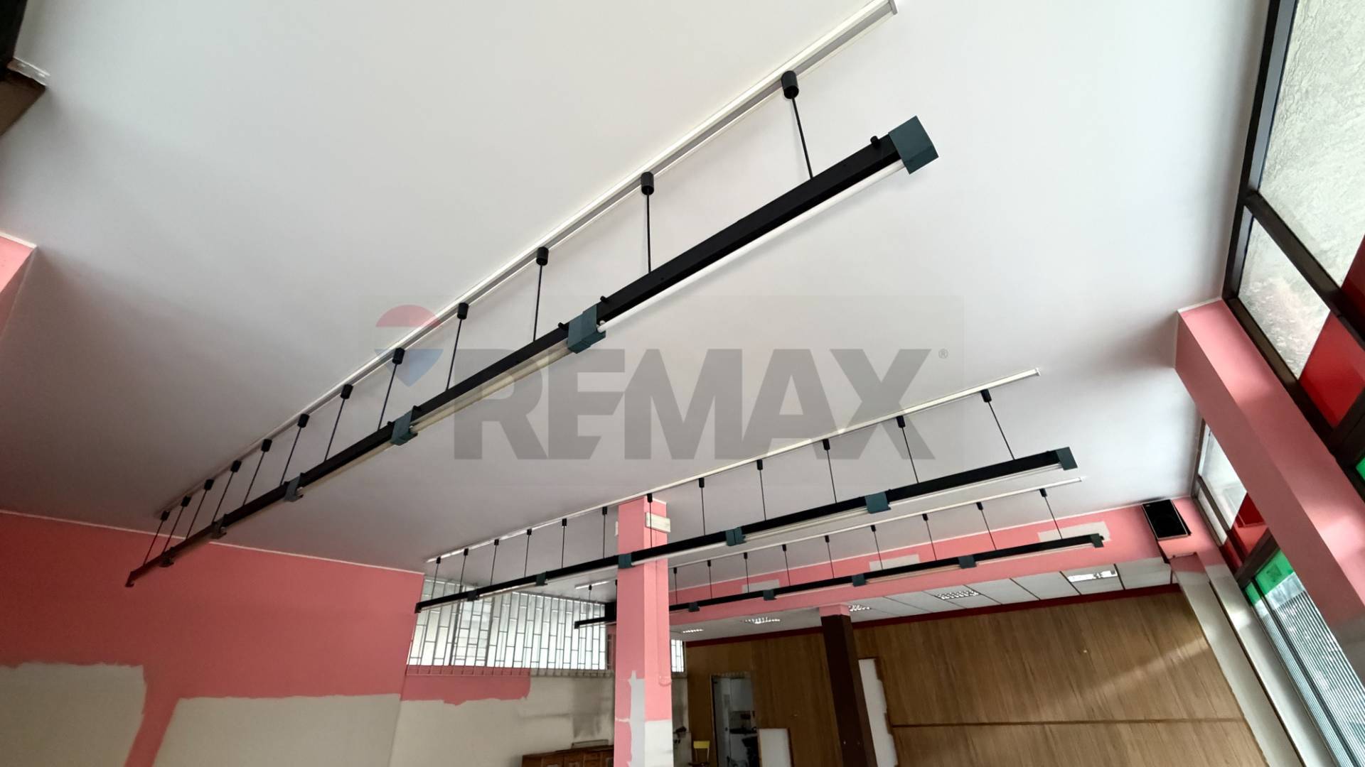 Negozio in vendita a Lonate Pozzolo