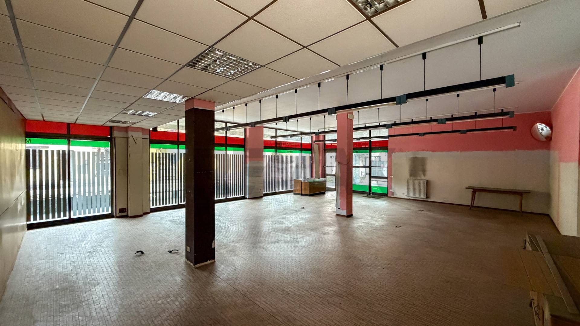 Negozio in vendita a Lonate Pozzolo