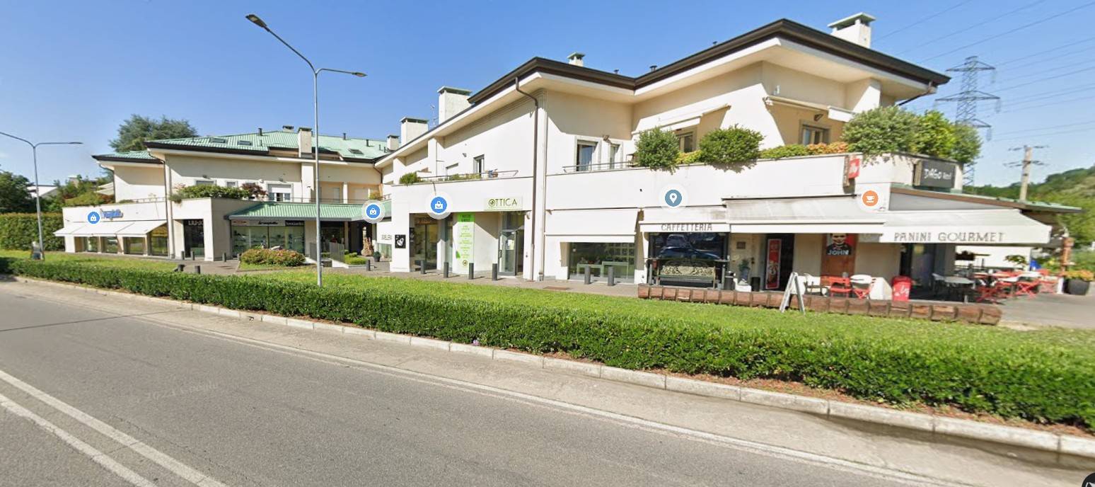 Attivit commerciale in vendita a Dolzago