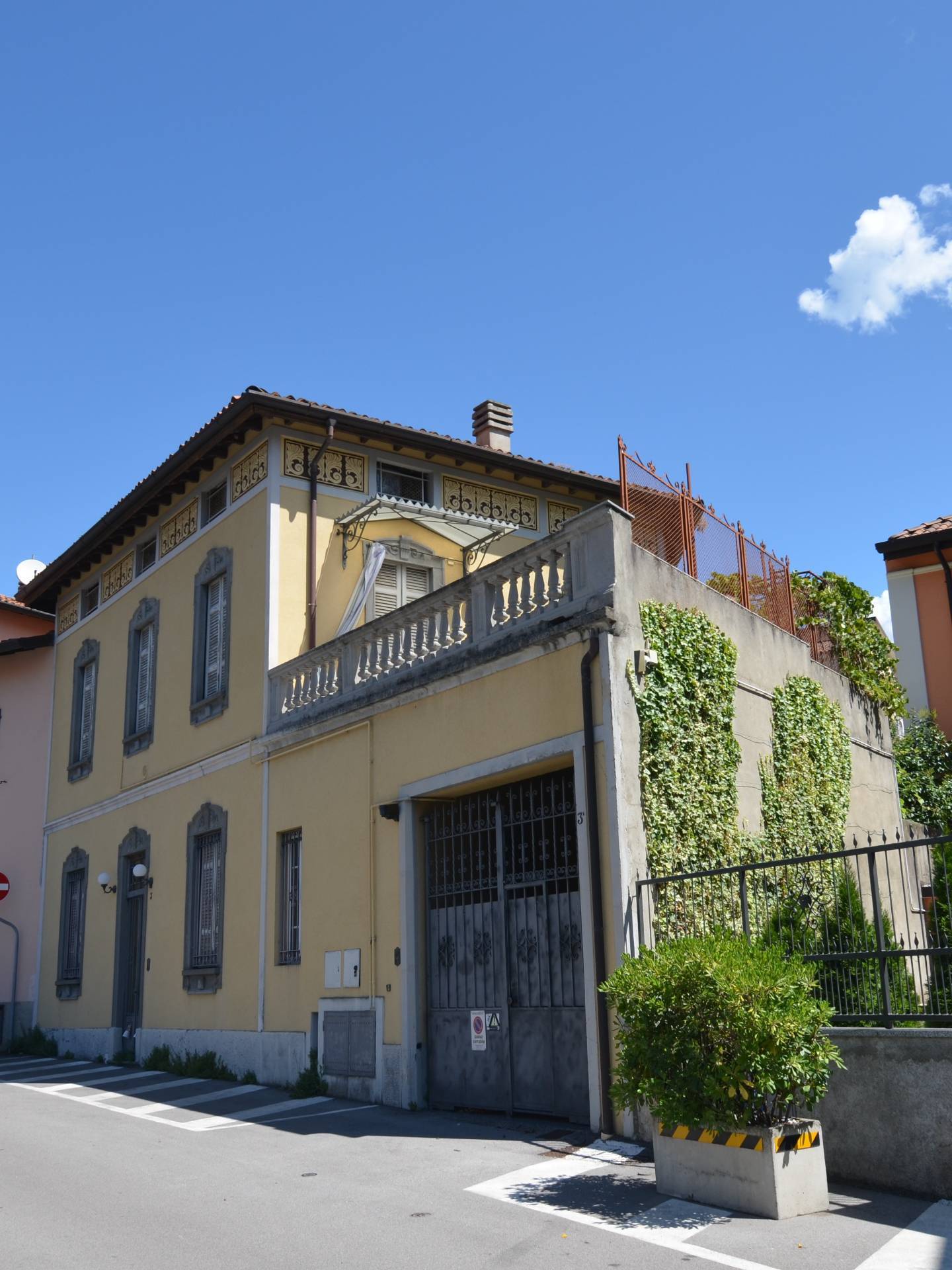 Casa Semindipendente in vendita a Lecco, Pescarenico