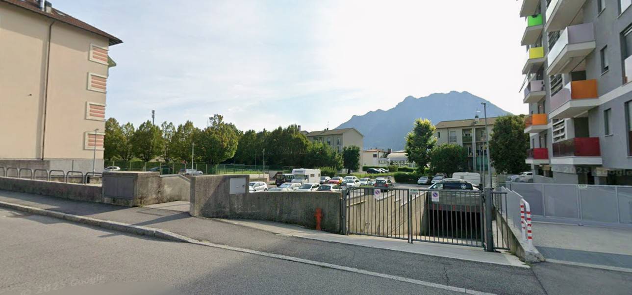 Box o garage in vendita a Lecco, Belledo