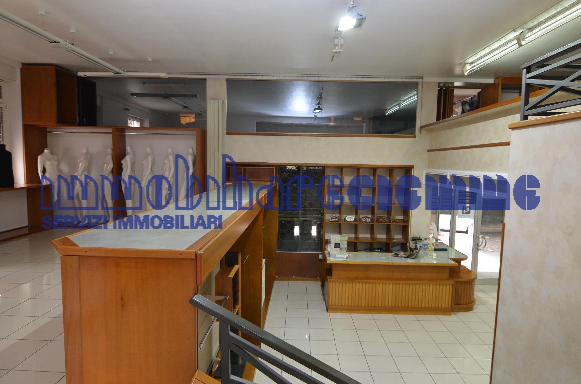 Locale commerciale in vendita a Calolziocorte