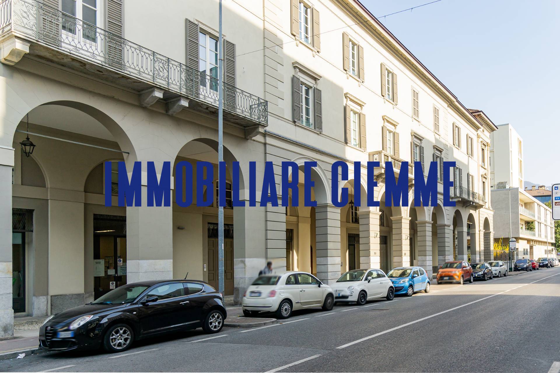 Locale commerciale in vendita a Lecco, Centro