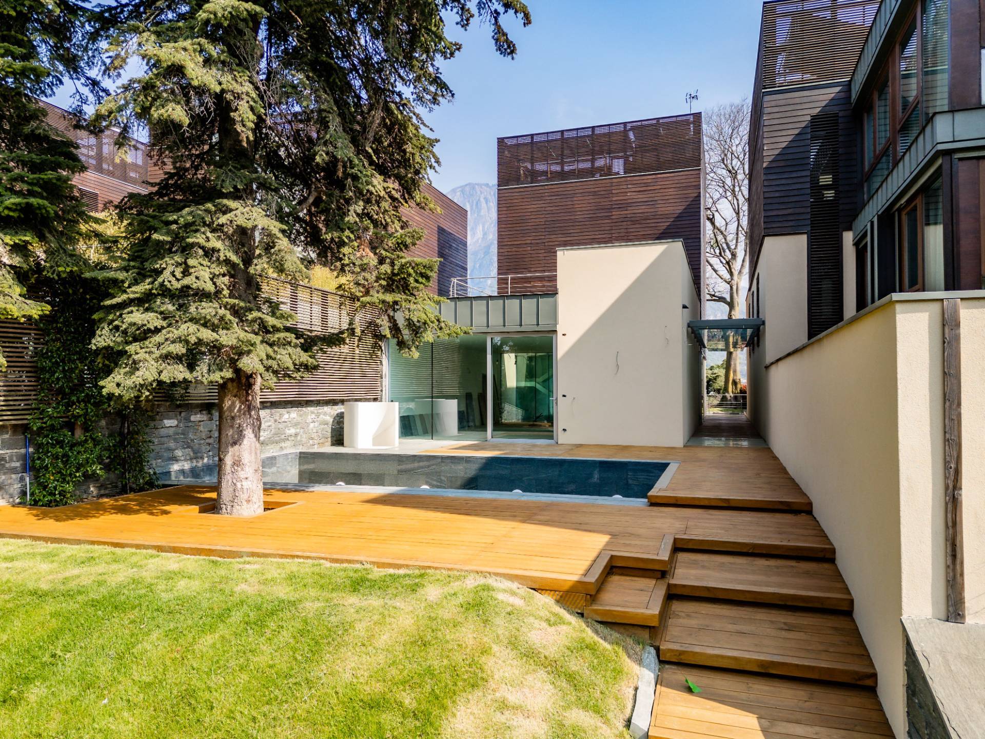 Villa in vendita a Malgrate