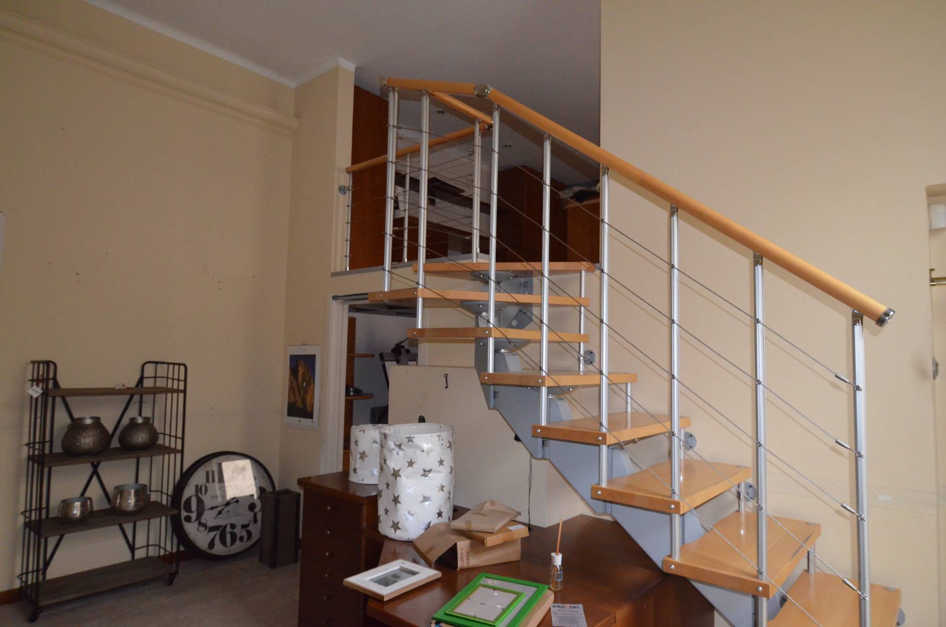 Locale commerciale in affitto a Lecco, Centro