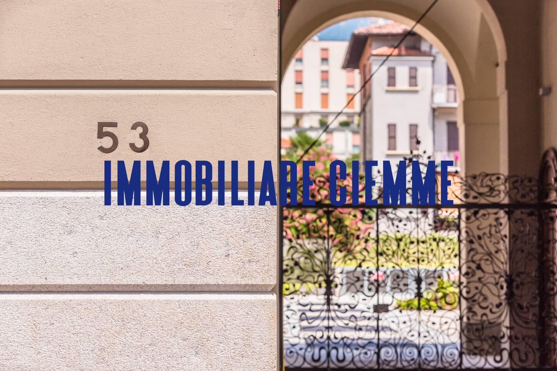 Locale commerciale in vendita a Lecco, Centro