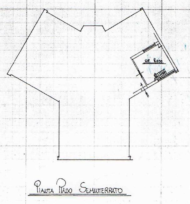 Locale commerciale in vendita a Lecco