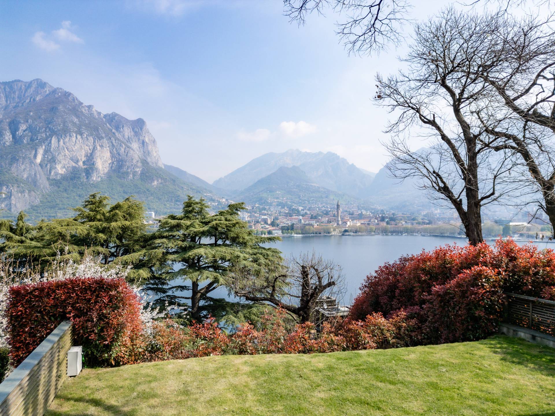 Villa in vendita a Malgrate