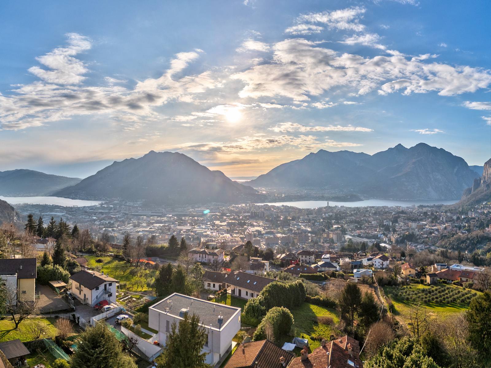 VILLA BIFAMILIARE in vendita a Lecco, Acquate