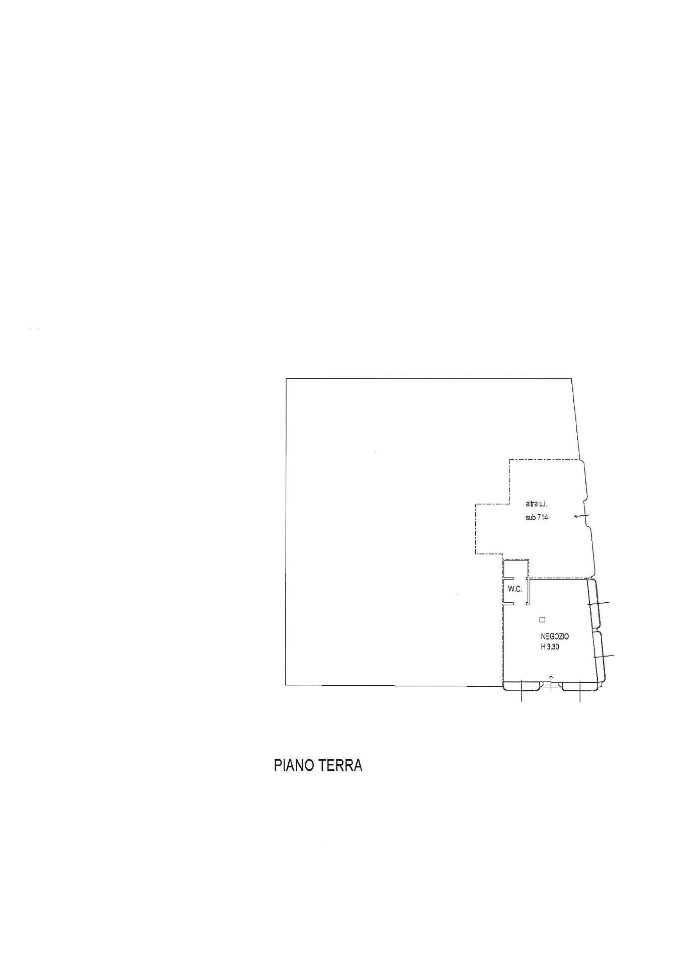 Locale commerciale in affitto a Lecco, Centro