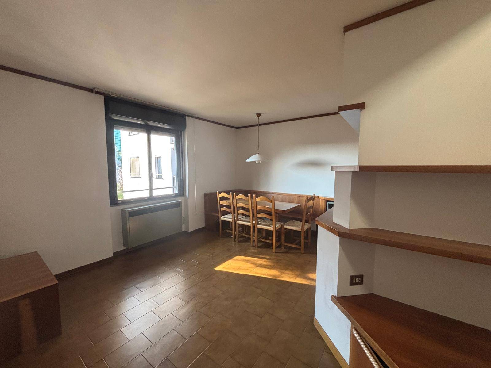 Appartamento in vendita a Lecco, Castello