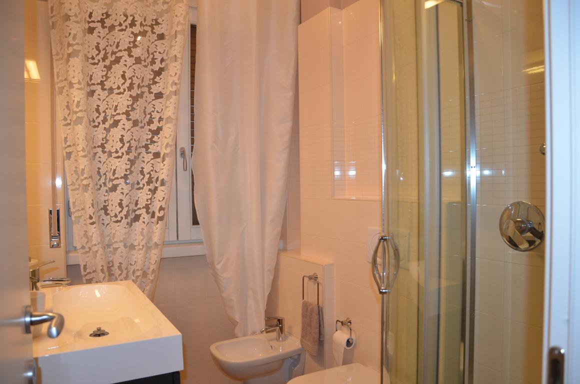 Appartamento in vendita a Lecco, Centro