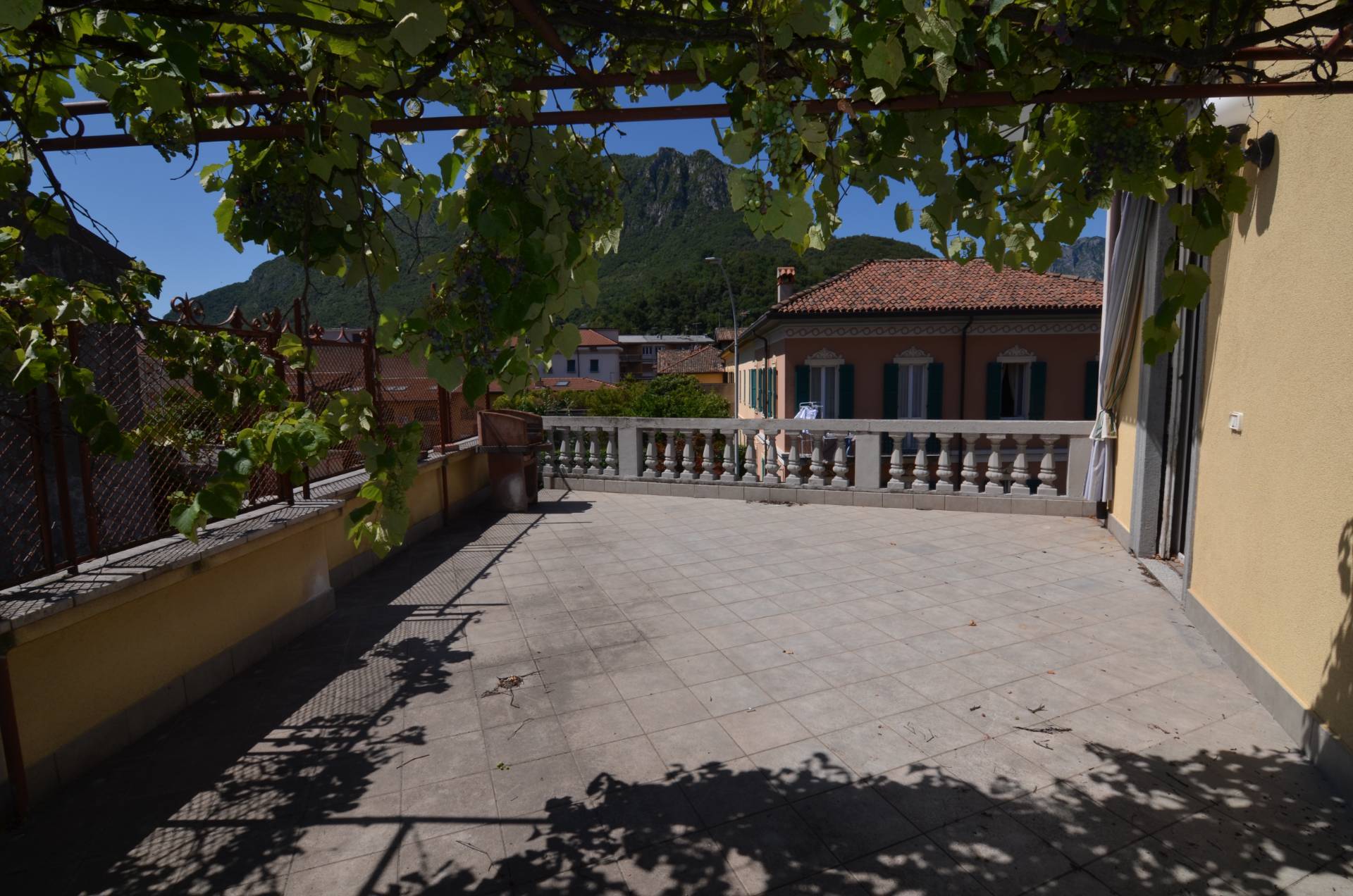 Casa Semindipendente in vendita a Lecco, Pescarenico