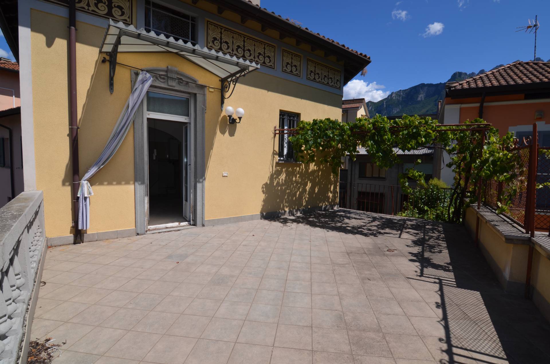 Casa Semindipendente in vendita a Lecco, Pescarenico