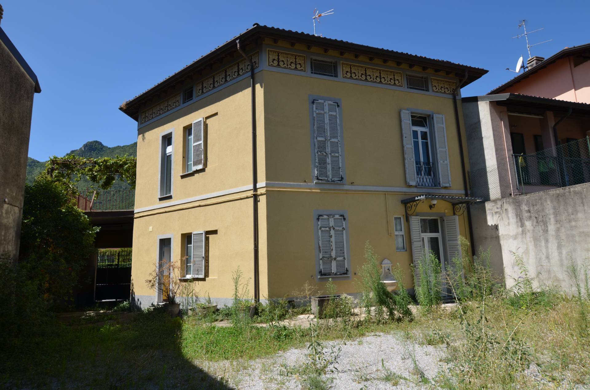 Casa Semindipendente in vendita a Lecco, Pescarenico
