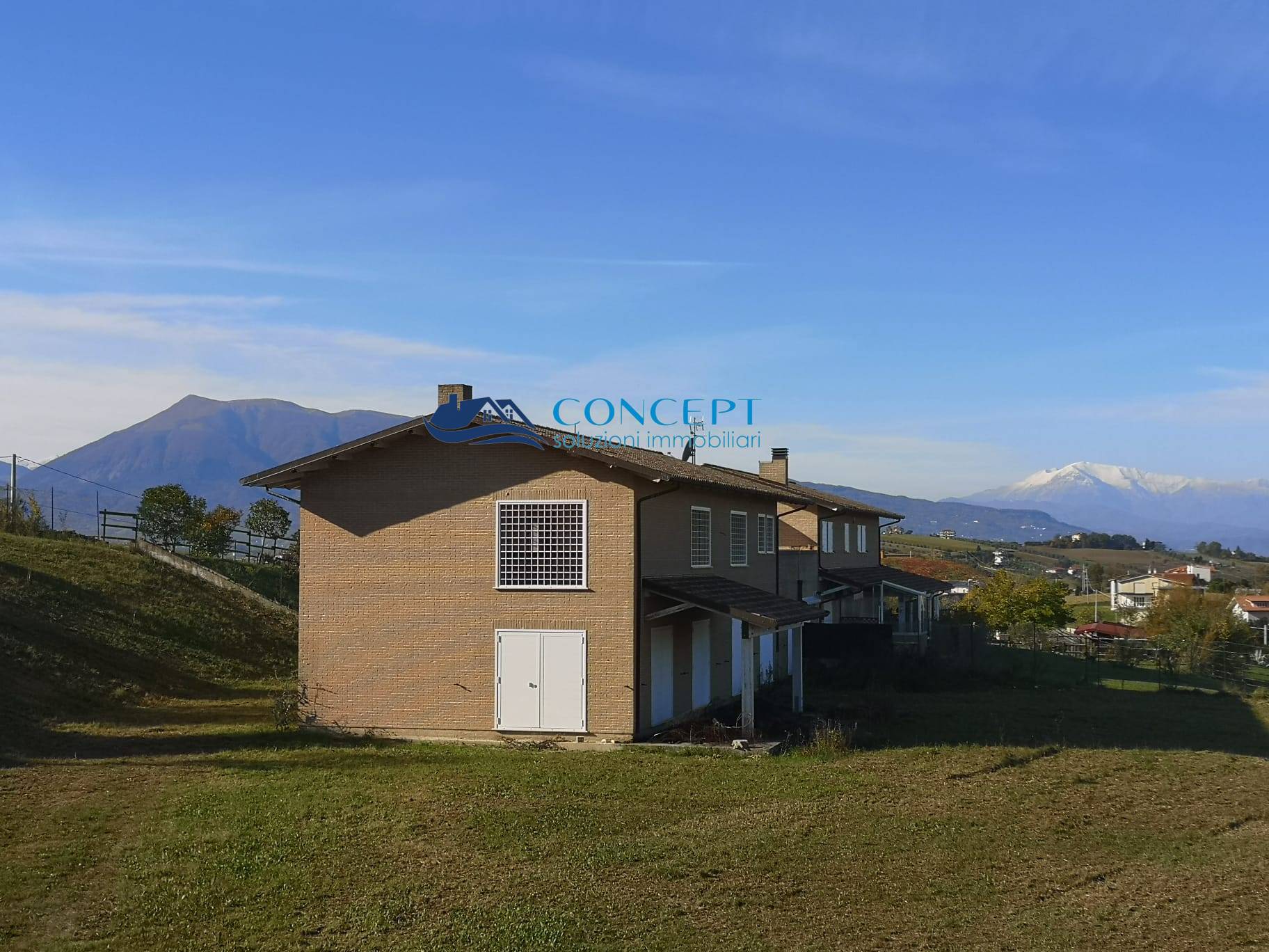 Casa bifamiliare in vendita a Controguerra