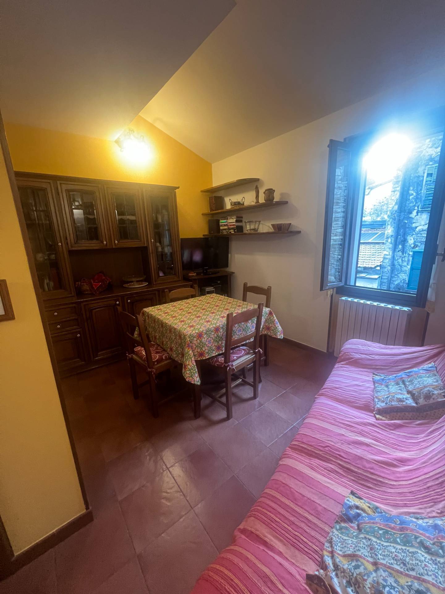 CASA SEMINDIPENDENTE in vendita a Badalucco