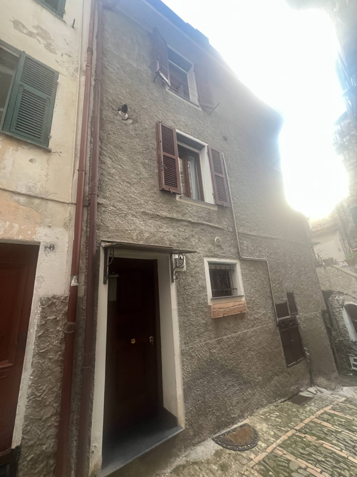 CASA SEMINDIPENDENTE in vendita a Badalucco