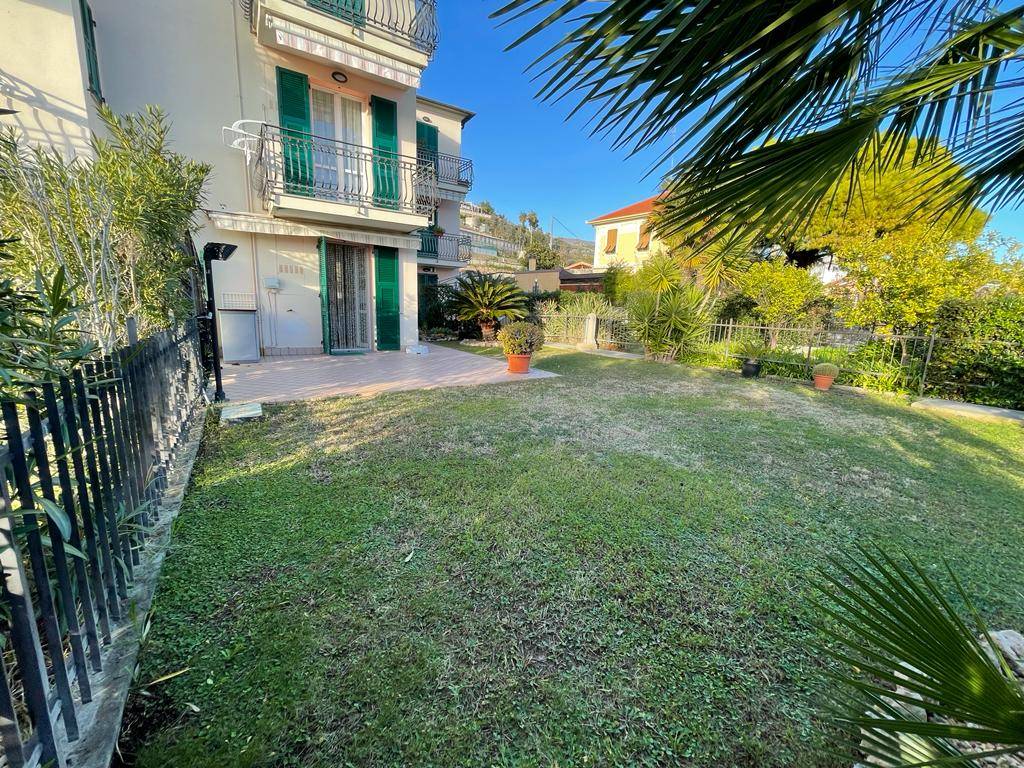 Appartamento in vendita a Riva Ligure