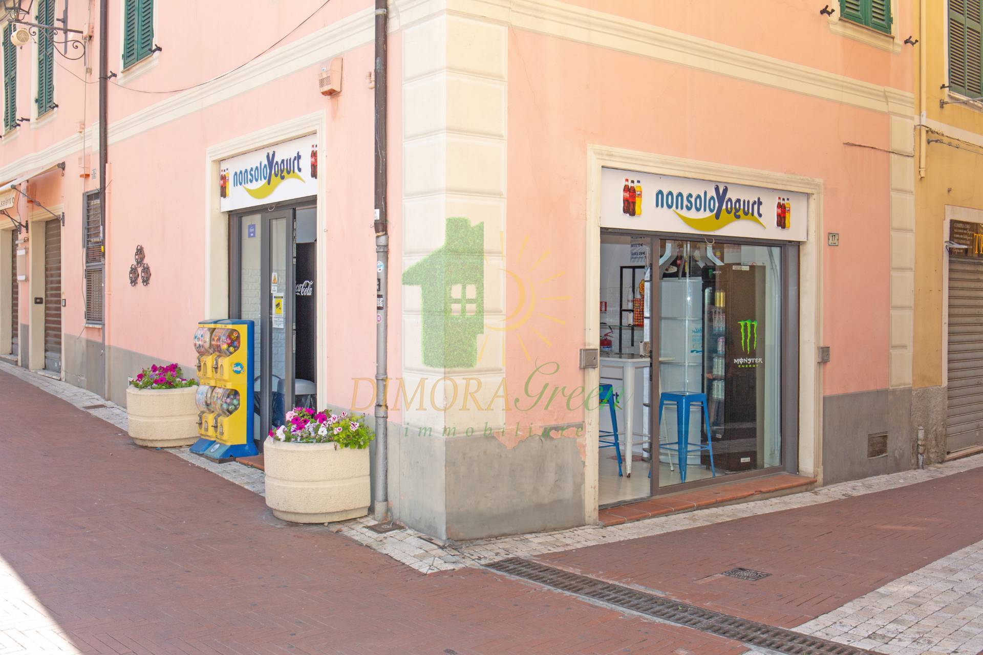Attivit commerciale in vendita a Imperia, Oneglia centro