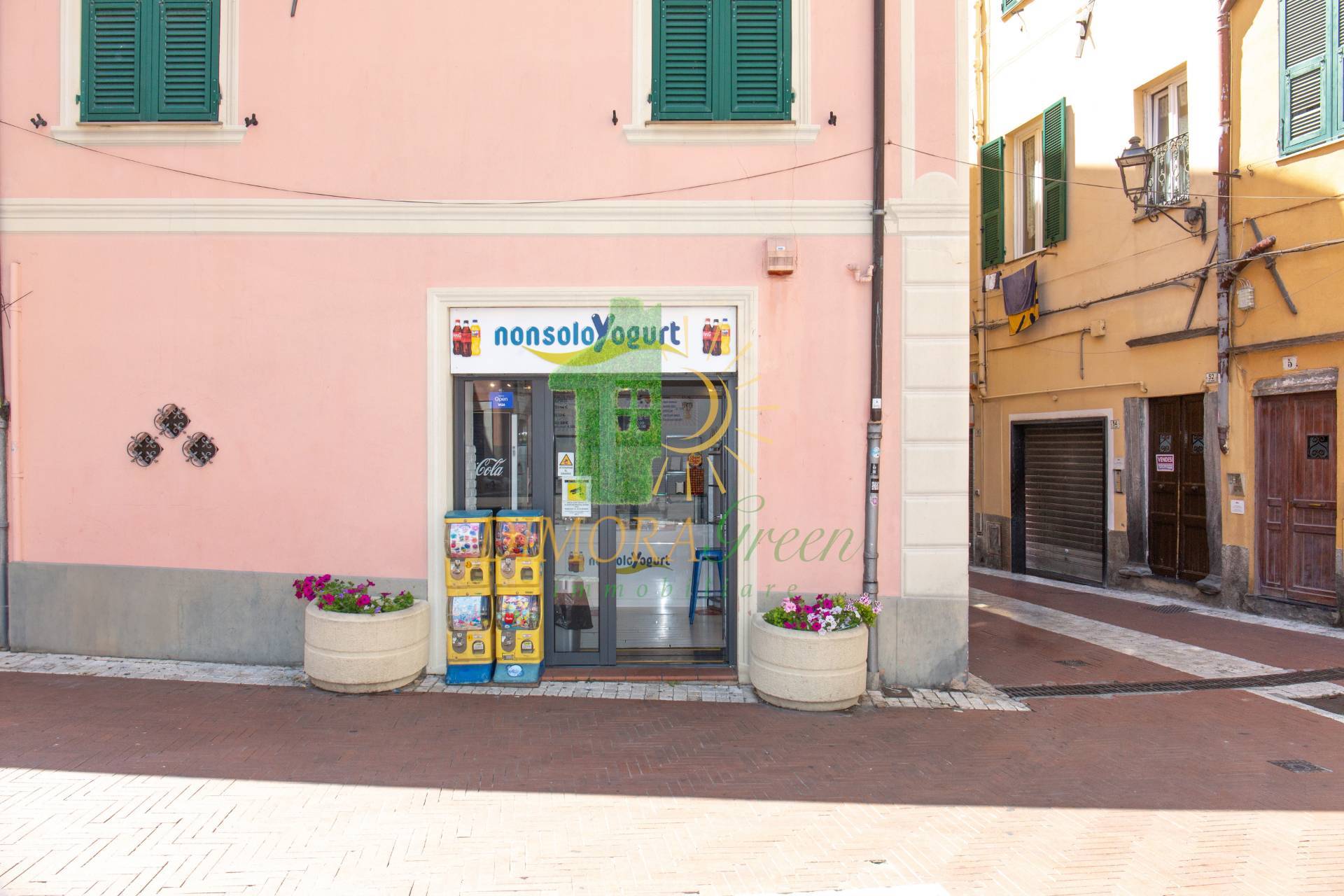 Attivit commerciale in vendita a Imperia, Oneglia centro
