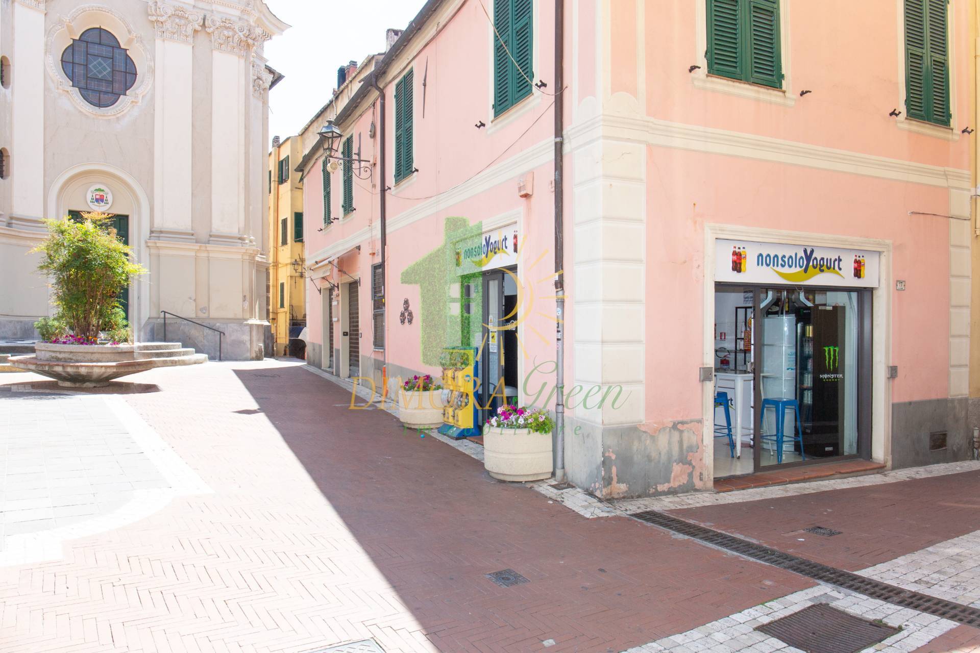 Attivit commerciale in vendita a Imperia, Oneglia centro