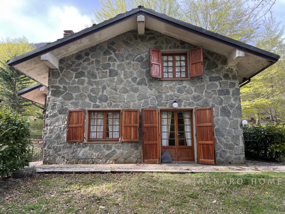 Casa indipendente in vendita, Zeri villaggio aracci