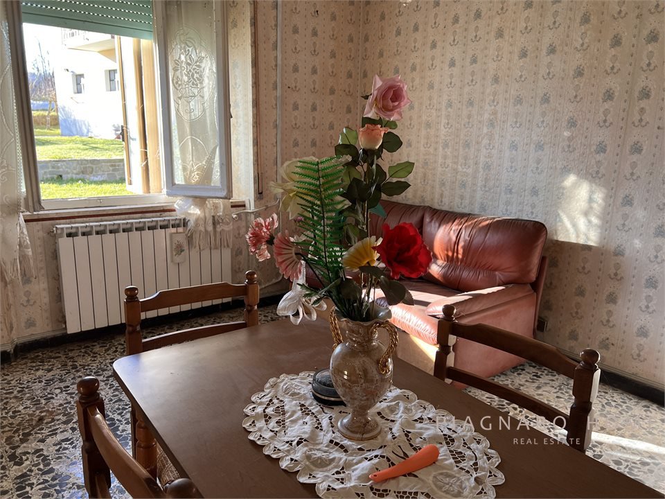 Casa indipendente in vendita, Zeri patigno