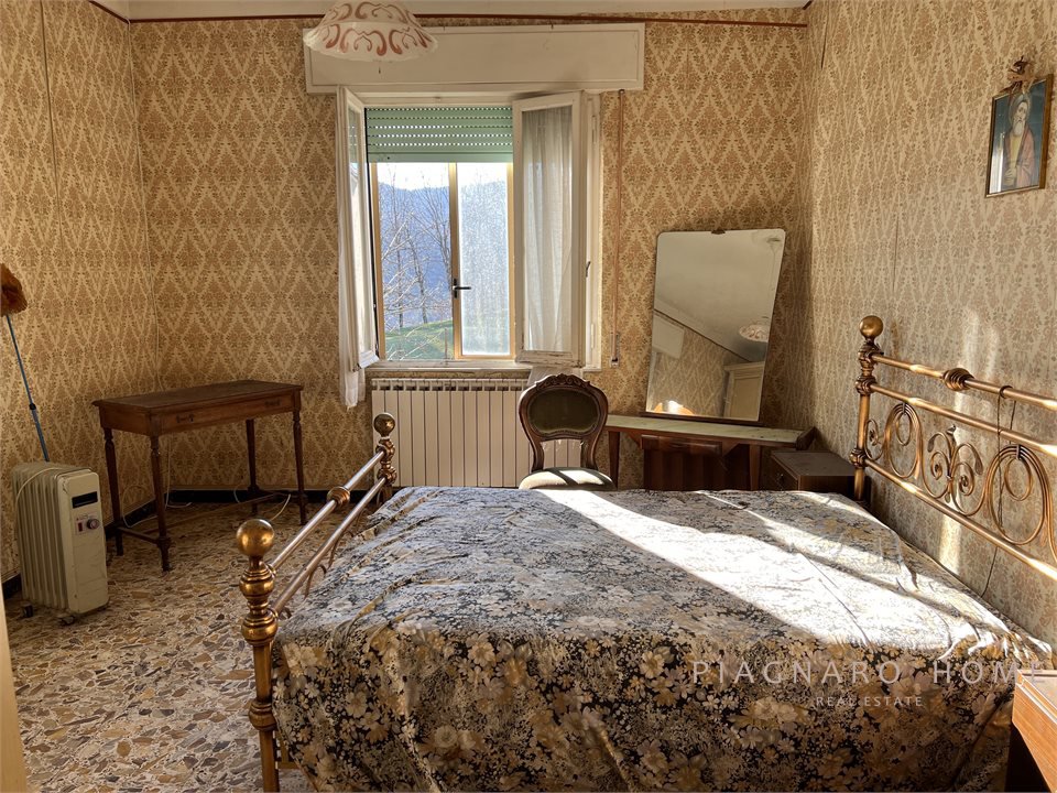 Casa indipendente in vendita, Zeri patigno