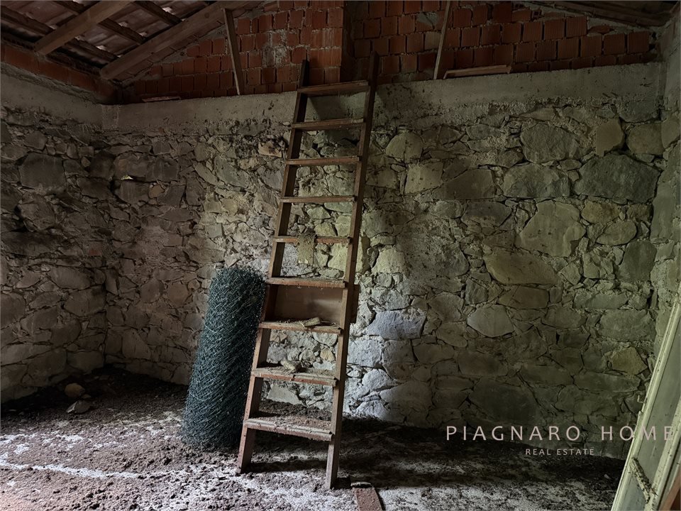 Magazzino in vendita a Bagnone
