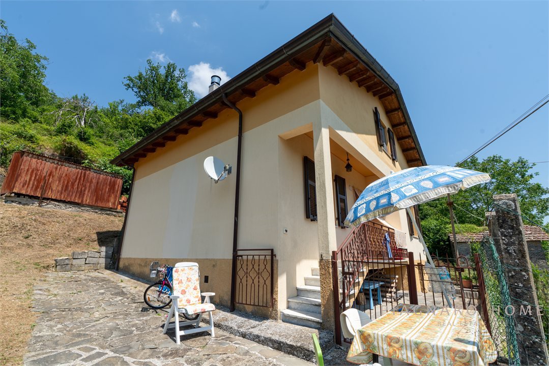 Casa indipendente in vendita, Zeri paretola