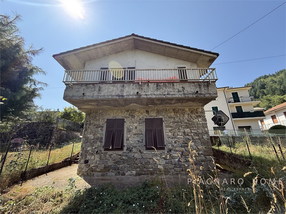 Casa indipendente in vendita, Zeri coloretta