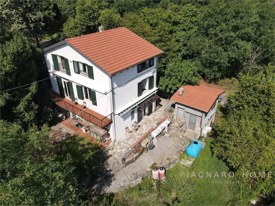 Casa indipendente a basso consumo, Calice al Cornoviglio bruscarolo