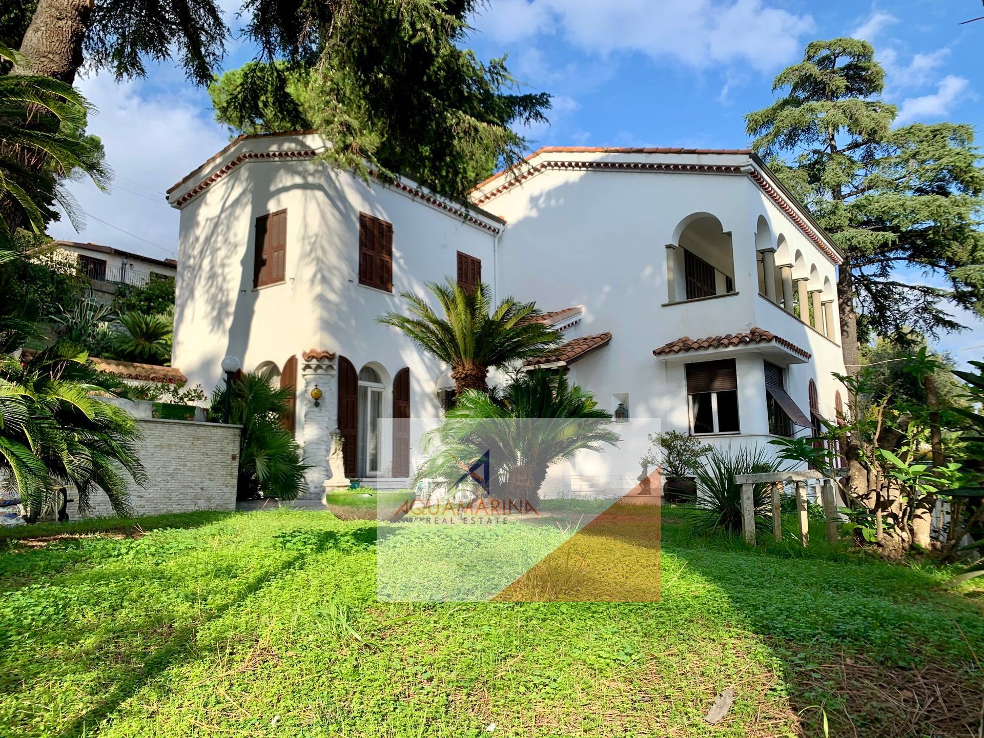 Villa con terrazzo a San Remo