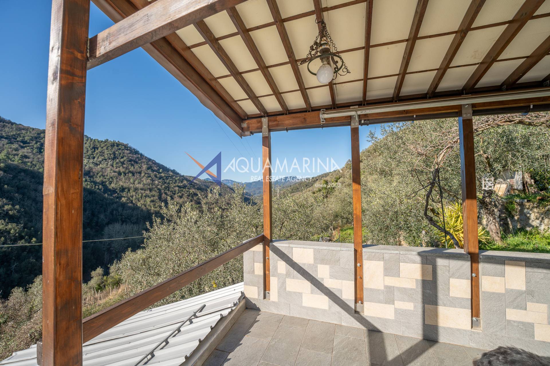 Casa Indipendente in vendita a Apricale